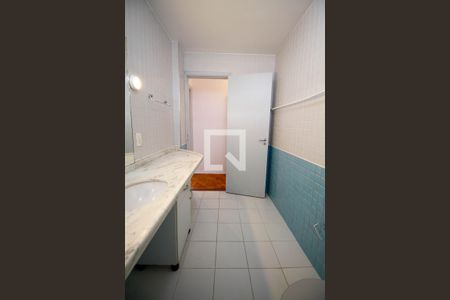 Apartamento à venda com 140m², 3 quartos e sem vaga Apartamento à venda com 140m², 3 quartos e sem vagaBanheiro da Suíte