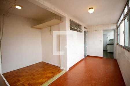 Apartamento à venda com 140m², 3 quartos e sem vaga Apartamento à venda com 140m², 3 quartos e sem vagaÁrea de Serviço
