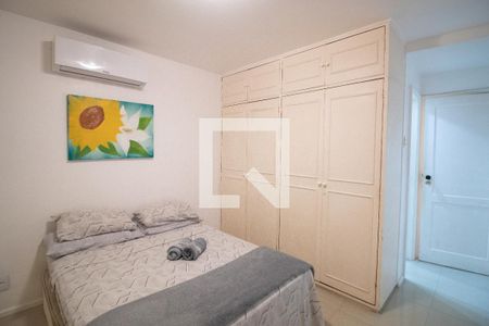 Suíte de apartamento para alugar com 2 quartos, 85m² em Leme, Rio de Janeiro