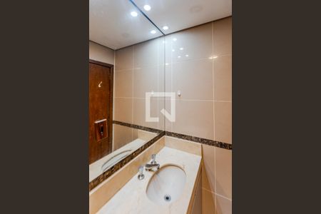 Casa de condomínio à venda com 234m², 3 quartos e 2 vagasBanheiro do Quarto 1