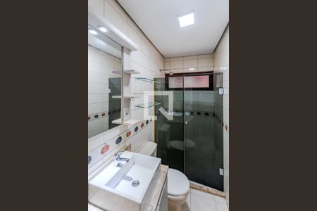 Casa de condomínio à venda com 234m², 3 quartos e 2 vagasBanheiro