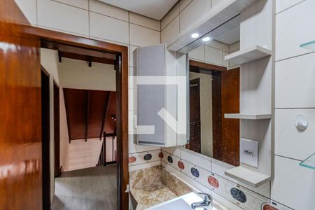 Casa de condomínio à venda com 234m², 3 quartos e 2 vagasBanheiro