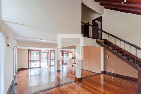 Sala de casa de condomínio à venda com 3 quartos, 234m² em Cavalhada, Porto Alegre