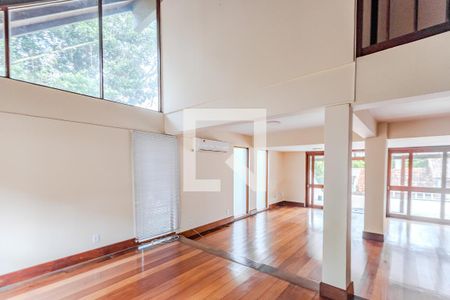 Sala de casa de condomínio à venda com 3 quartos, 234m² em Cavalhada, Porto Alegre