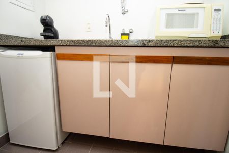 Apartamento para alugar com 37m², 1 quarto e 1 vagaCozinha, geladeira e armários 