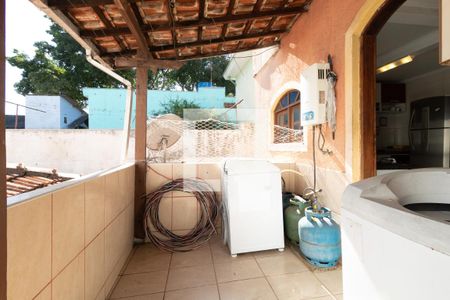 Casa à venda com 90m², 3 quartos e sem vagaÁrea de Serviço