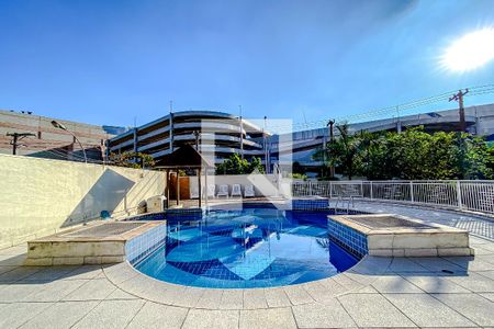 Apartamento à venda com 132m², 2 quartos e 2 vagasÁrea comum - Piscina