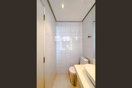 Apartamento à venda com 132m², 2 quartos e 2 vagasBanheiro da Suíte 1