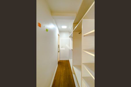 Apartamento à venda com 132m², 2 quartos e 2 vagasCloset da suíte 1