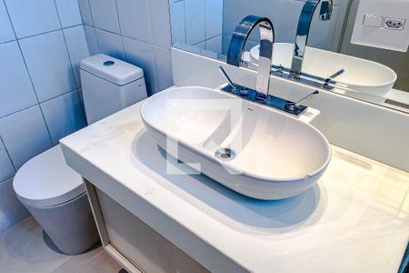 Apartamento à venda com 132m², 2 quartos e 2 vagasBanheiro da Suíte 1