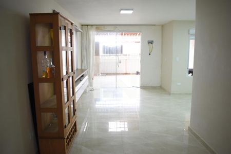 Sala de casa para alugar com 3 quartos, 120m² em Cidade Industrial de Curitiba, Curitiba