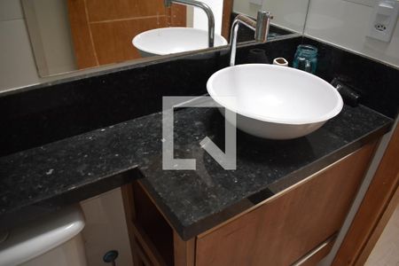 Banheiro da Suíte de casa para alugar com 3 quartos, 120m² em Cidade Industrial de Curitiba, Curitiba