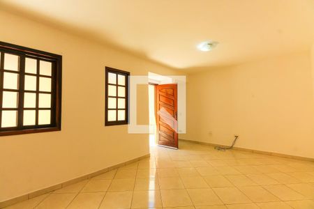 Sala de casa de condomínio para alugar com 3 quartos, 156m² em Chácara Seis de Outubro, São Paulo