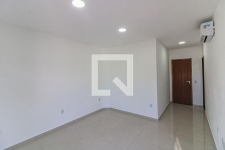 Suíte de casa de condomínio à venda com 3 quartos, 145m² em Vargem Pequena, Rio de Janeiro