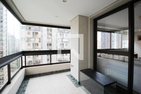 Varanda  de apartamento à venda com 3 quartos, 162m² em Indianópolis, São Paulo
