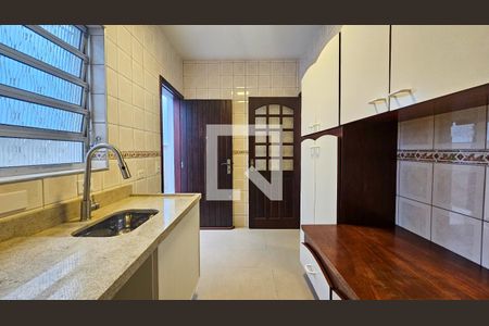 Casa para alugar com 125m², 4 quartos e 2 vagas Casa para alugar com 125m², 4 quartos e 2 vagasCozinha