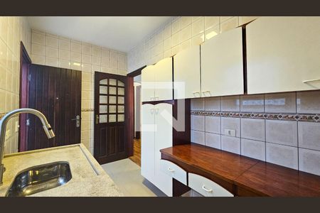 Casa para alugar com 125m², 4 quartos e 2 vagas Casa para alugar com 125m², 4 quartos e 2 vagasCozinha