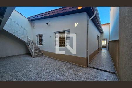 Casa para alugar com 125m², 4 quartos e 2 vagas Casa para alugar com 125m², 4 quartos e 2 vagasQuintal