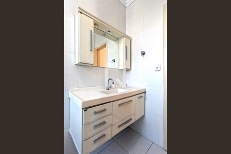 Banheiro de apartamento para alugar com 2 quartos, 87m² em José Menino, Santos
