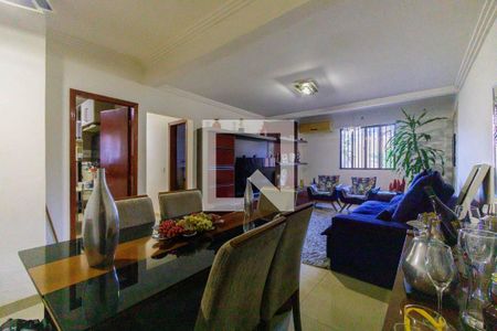 Sala de casa de condomínio para alugar com 2 quartos, 80m² em Recreio dos Bandeirantes, Rio de Janeiro