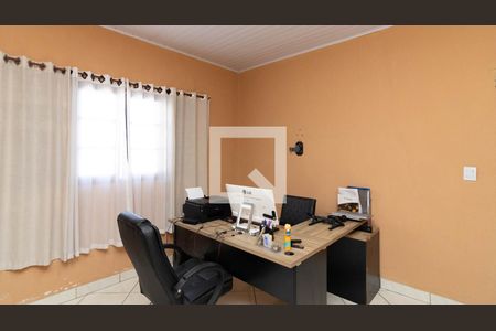 Casa à venda com 297m², 2 quartos e 4 vagasQuarto 2