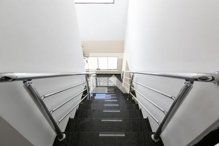 Casa para alugar com 490m², 4 quartos e 3 vagasEscada 