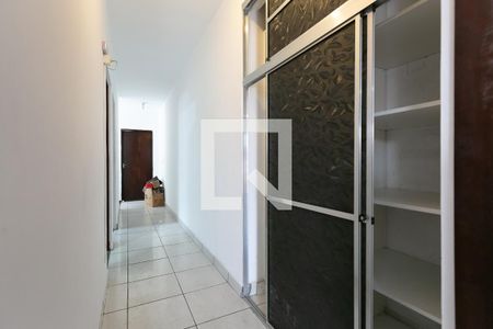 Casa para alugar com 490m², 4 quartos e 3 vagasCorredor / Quartos 