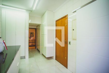 Apartamento à venda com 234m², 4 quartos e 4 vagas Apartamento à venda com 234m², 4 quartos e 4 vagasÁrea de Serviço