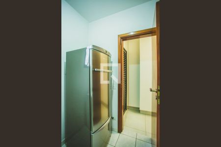 Apartamento à venda com 234m², 4 quartos e 4 vagas Apartamento à venda com 234m², 4 quartos e 4 vagasQuarto de Serviço