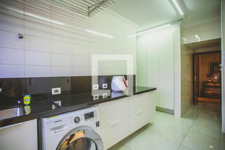 Apartamento à venda com 234m², 4 quartos e 4 vagas Apartamento à venda com 234m², 4 quartos e 4 vagasÁrea de Serviço