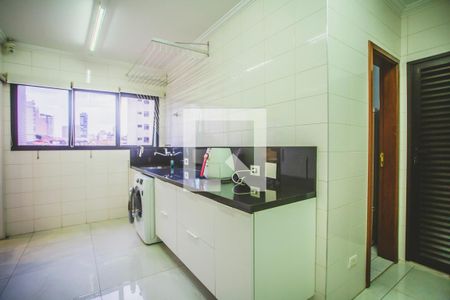 Apartamento à venda com 234m², 4 quartos e 4 vagas Apartamento à venda com 234m², 4 quartos e 4 vagasÁrea de Serviço