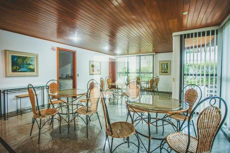 Apartamento à venda com 234m², 4 quartos e 4 vagas Apartamento à venda com 234m², 4 quartos e 4 vagasÁrea comum - Salão de festas