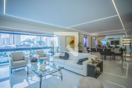 Sala de Estar de apartamento à venda com 4 quartos, 234m² em Mirandópolis, São Paulo