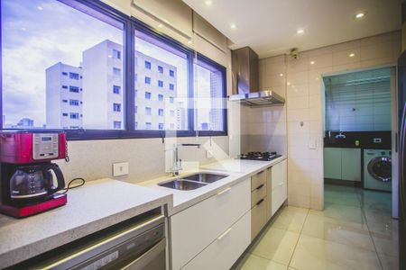 Apartamento à venda com 234m², 4 quartos e 4 vagas Apartamento à venda com 234m², 4 quartos e 4 vagasCozinha