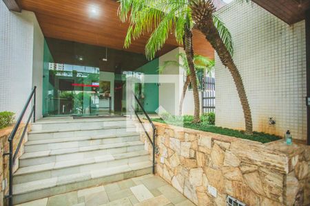 Apartamento à venda com 234m², 4 quartos e 4 vagas Apartamento à venda com 234m², 4 quartos e 4 vagasHall de Entrada