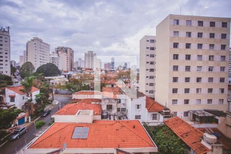 Apartamento à venda com 234m², 4 quartos e 4 vagas Apartamento à venda com 234m², 4 quartos e 4 vagasVista