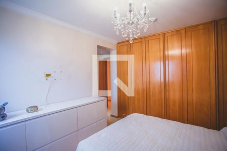 Apartamento à venda com 234m², 4 quartos e 4 vagas Apartamento à venda com 234m², 4 quartos e 4 vagasSuíte