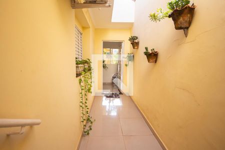 Casa para alugar com 140m², 3 quartos e 2 vagasCorredor externo