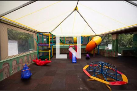 Apartamento à venda com 47m², 2 quartos e 1 vaga Apartamento à venda com 47m², 2 quartos e 1 vagaÁrea comum - Playground