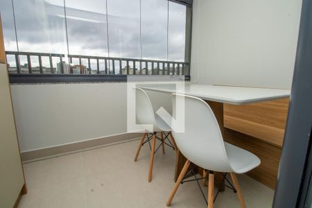 Sala, terraço , mesa e cadeiras de apartamento para alugar com 2 quartos, 40m² em Moema, São Paulo