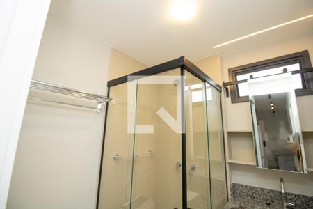 Banheiro, box e chuveiro  de apartamento para alugar com 2 quartos, 40m² em Moema, São Paulo