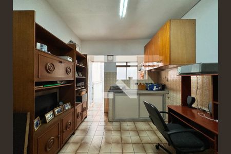 Casa à venda com 247m², 3 quartos e 4 vagasEscritório