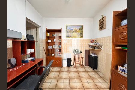 Casa à venda com 247m², 3 quartos e 4 vagasEscritório