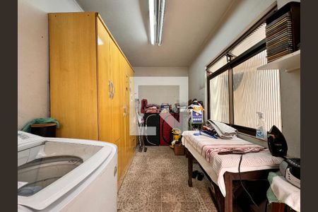 Casa à venda com 247m², 3 quartos e 4 vagasLavanderia