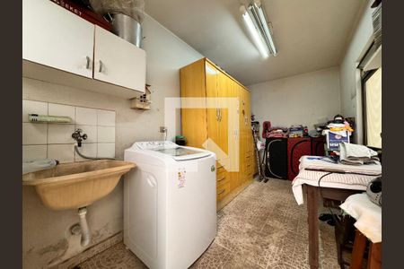 Casa à venda com 247m², 3 quartos e 4 vagasLavanderia