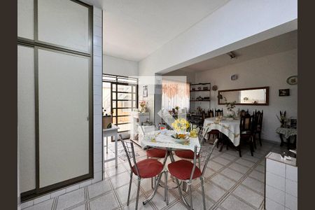 Casa à venda com 247m², 3 quartos e 4 vagasCozinha