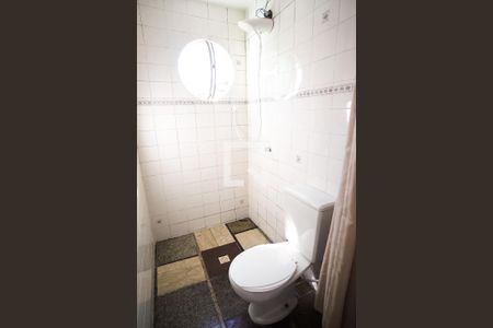 Casa à venda com 498m², 5 quartos e 8 vagas Casa à venda com 498m², 5 quartos e 8 vagasBanheiro do Quarto 1