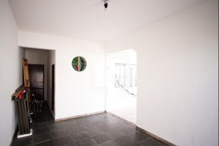 Casa à venda com 498m², 5 quartos e 8 vagas Casa à venda com 498m², 5 quartos e 8 vagasGaragem