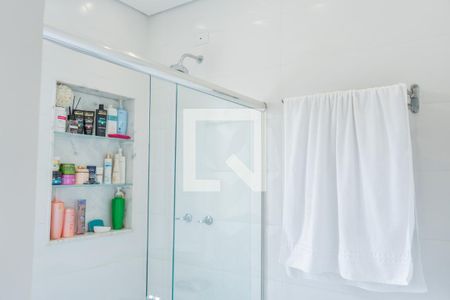 Casa à venda com 300m², 5 quartos e 4 vagas Casa à venda com 300m², 5 quartos e 4 vagasBanheiro 4