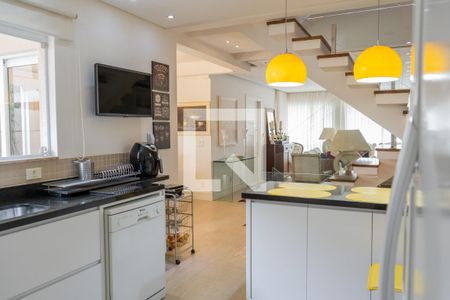 Casa à venda com 300m², 5 quartos e 4 vagas Casa à venda com 300m², 5 quartos e 4 vagasCozinha